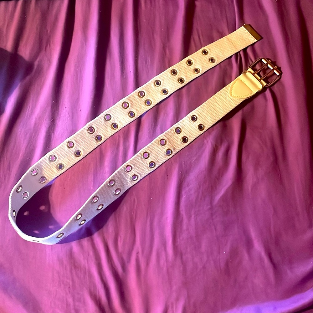 White Belt - Picture 1 of 4